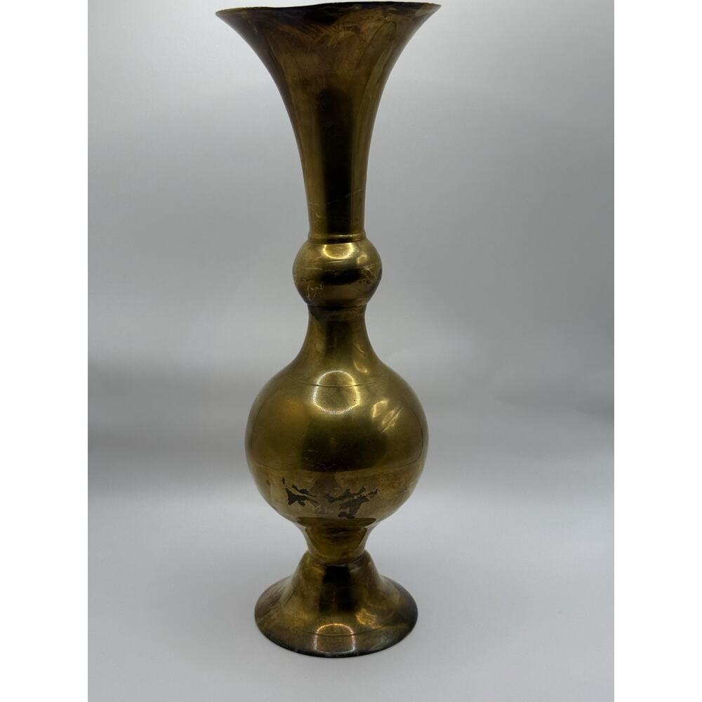 Vintage Brass Fluted Pedestal Bud Vase India 11” Tall Beautiful‎ Patina - Picture 5 of 10
